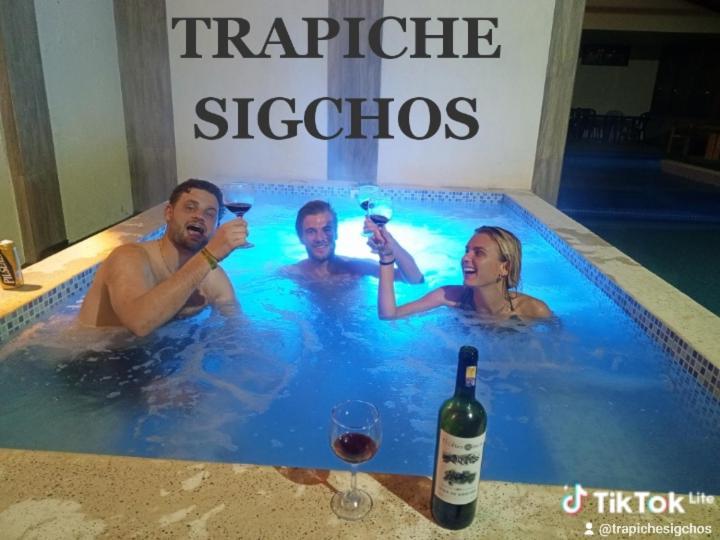 El Trapiche Hotel Sigchos Bagian luar foto